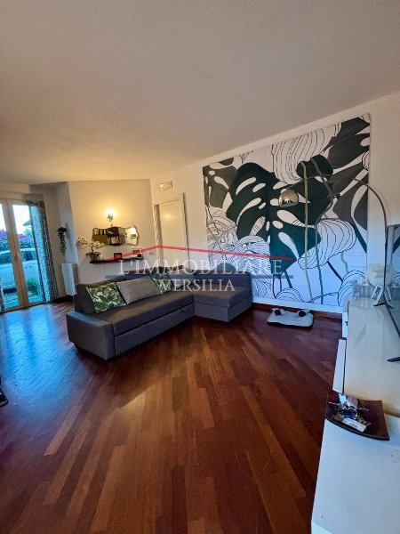 appartamento in vendita a Massa in zona Marina di Massa