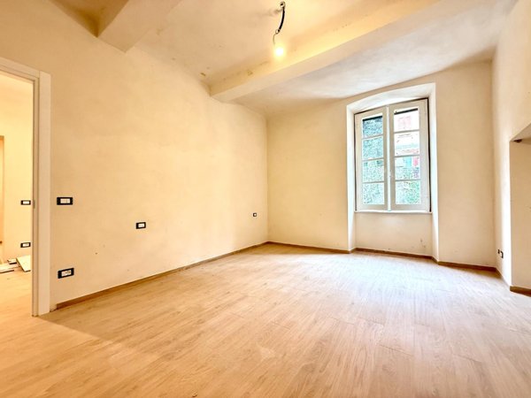 appartamento in vendita a Massa in zona Centro Storico
