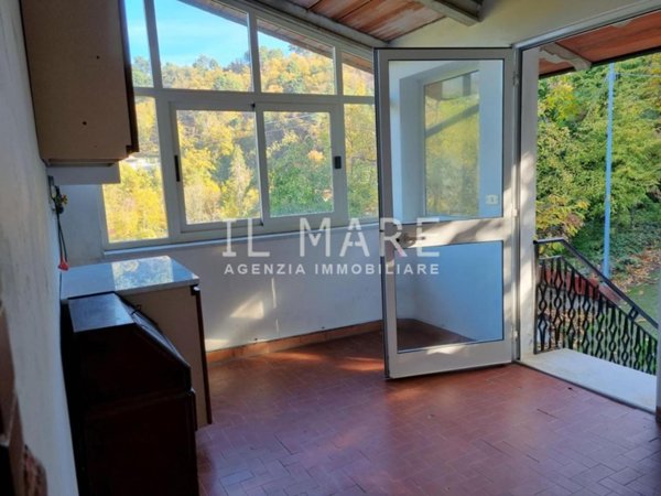 appartamento in vendita a Massa in zona Antona