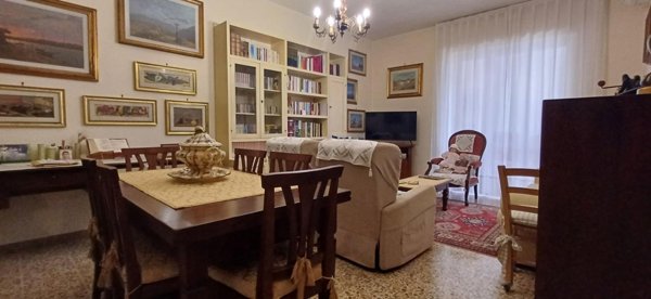 appartamento in vendita a Massa in zona Centro Storico