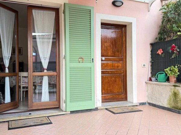 appartamento in vendita a Massa in zona Marina di Massa