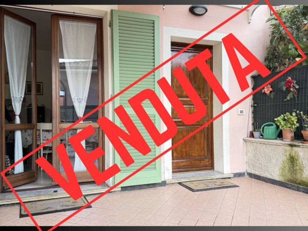 appartamento in vendita a Massa in zona Marina di Massa