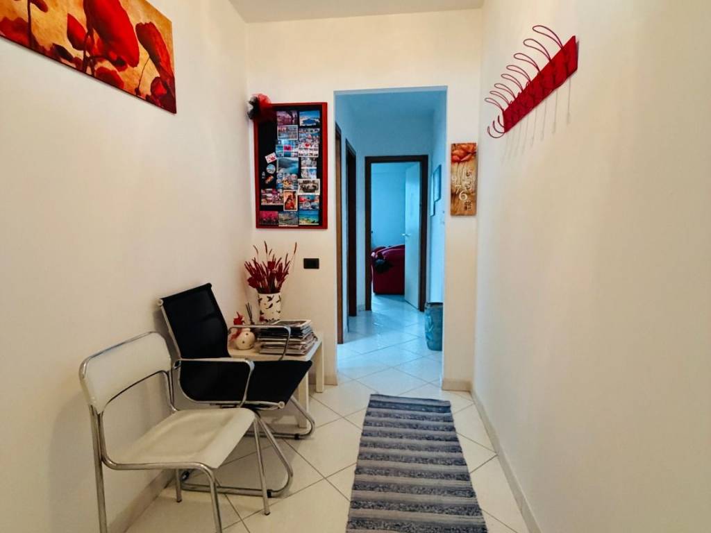 ufficio in vendita a Massa in zona Marina di Massa