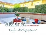 casa indipendente in vendita a Massa in zona Marina dei Ronchi