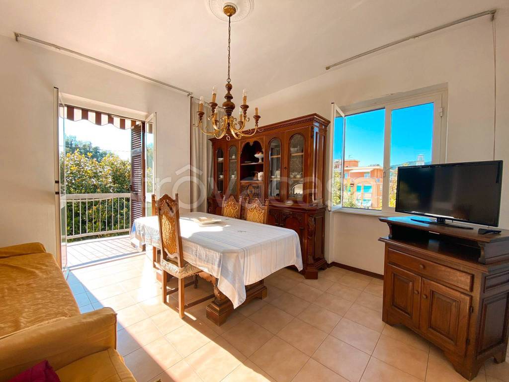 appartamento in vendita a Massa in zona Centro Storico