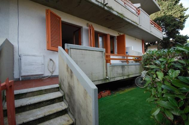 casa indipendente in vendita a Massa in zona Marina di Massa