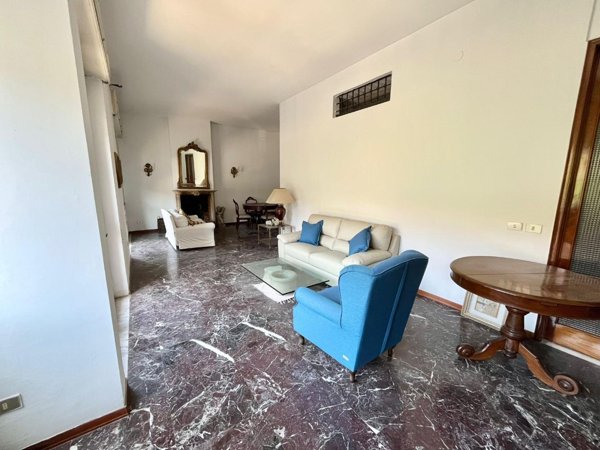 appartamento in vendita a Massa in zona Centro Storico