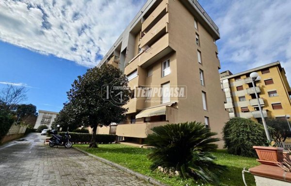 appartamento in vendita a Massa in zona Marina di Massa