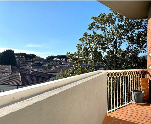 appartamento in vendita a Massa in zona Poveromo