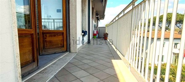appartamento in vendita a Massa in zona Marina di Massa