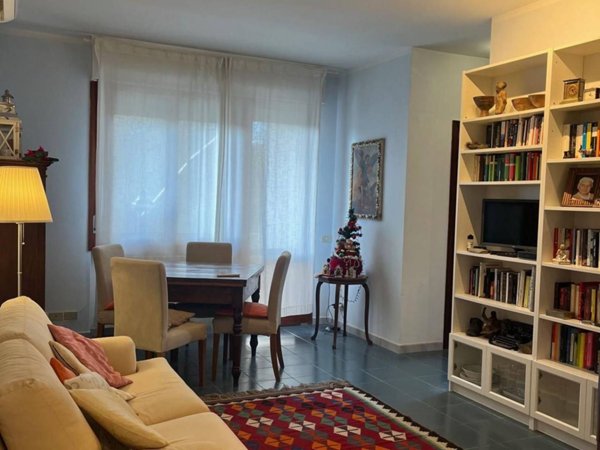 appartamento in vendita a Massa in zona Marina dei Ronchi