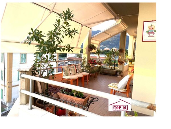 appartamento in vendita a Massa in zona Centro Storico