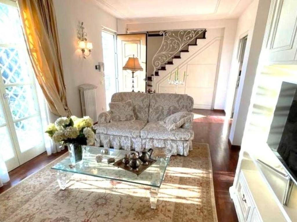 appartamento in vendita a Massa in zona Centro Storico