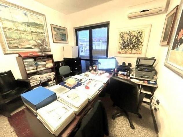 appartamento in vendita a Massa in zona Marina di Massa