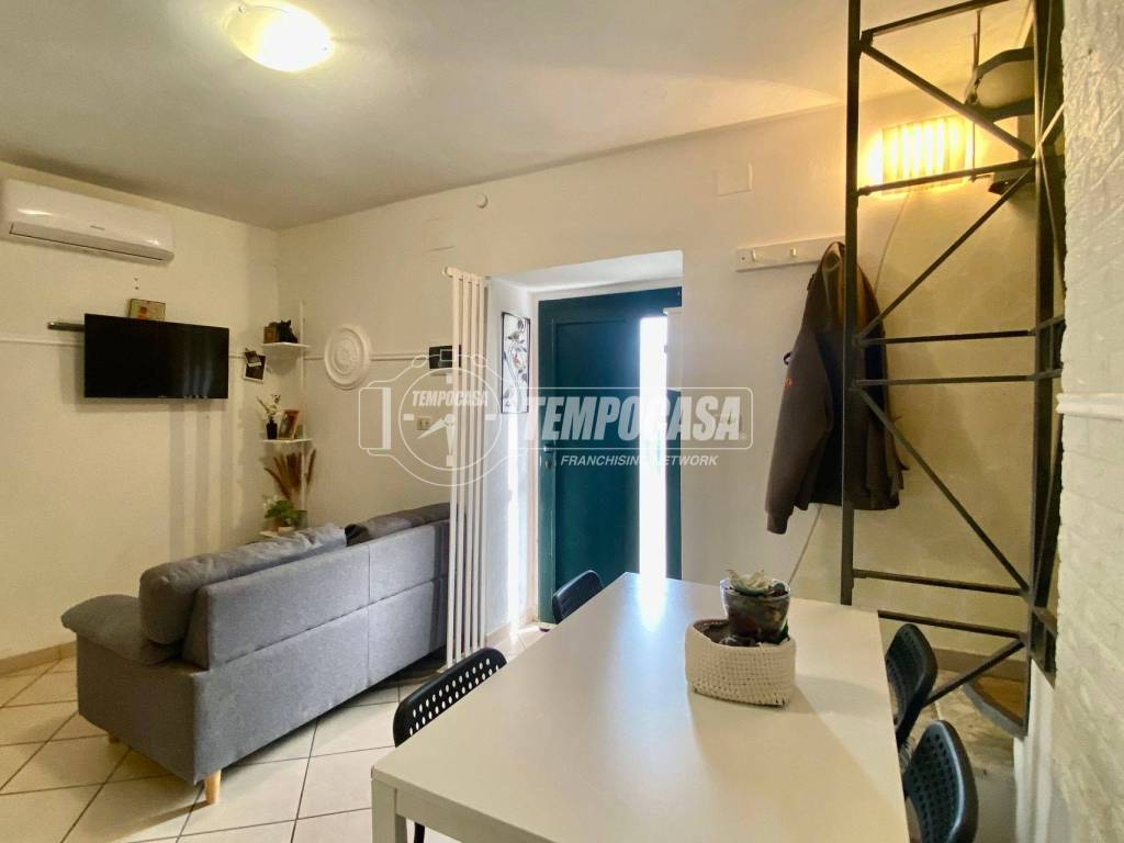 casa indipendente in vendita a Massa in zona Mirteto