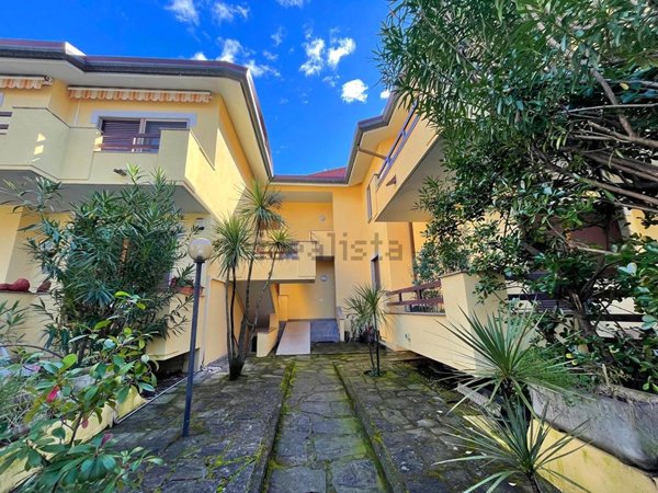 appartamento in vendita a Massa in zona Centro Storico