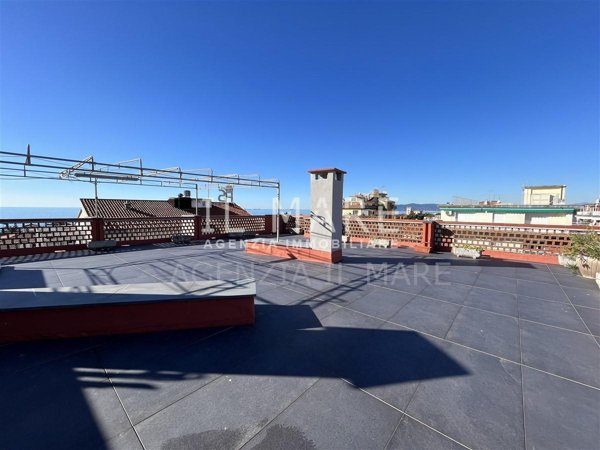 appartamento in vendita a Massa in zona Centro Storico