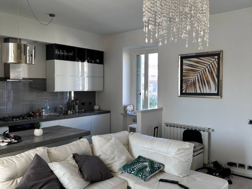 appartamento in vendita a Massa in zona Marina di Massa