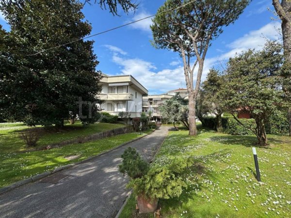 appartamento in vendita a Massa in zona Centro Storico