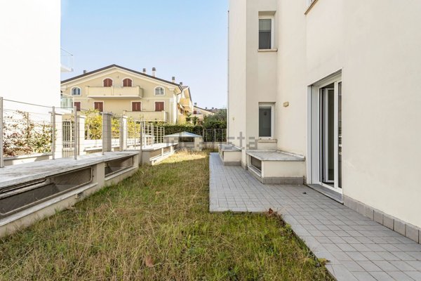 appartamento in vendita a Massa in zona Marina dei Ronchi