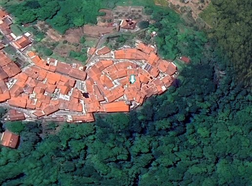 appartamento in vendita a Massa in zona Antona