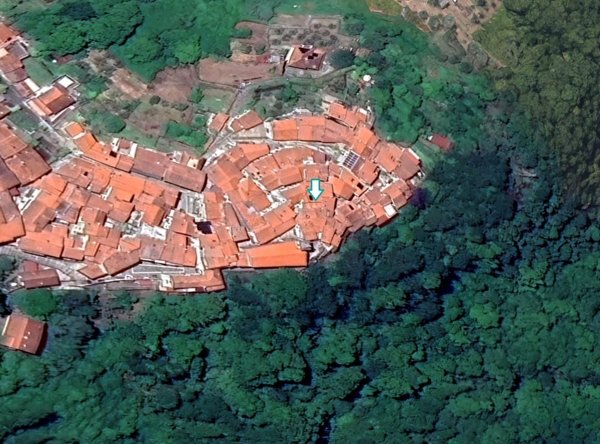 appartamento in vendita a Massa in zona Pariana