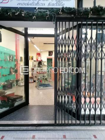 negozio in vendita a Massa