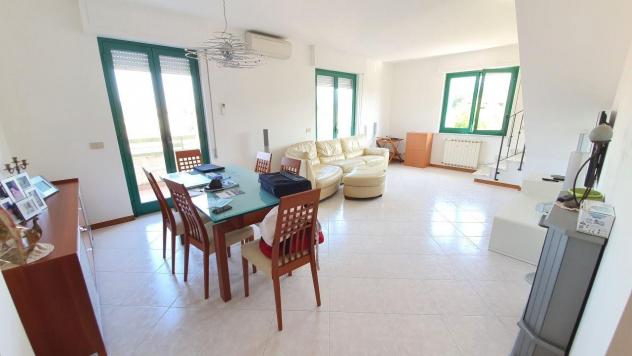 appartamento in vendita a Massa in zona Marina di Massa