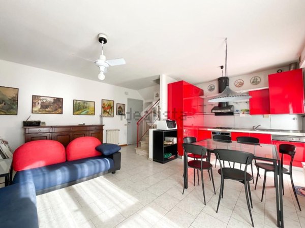 appartamento in vendita a Massa in zona Marina di Massa