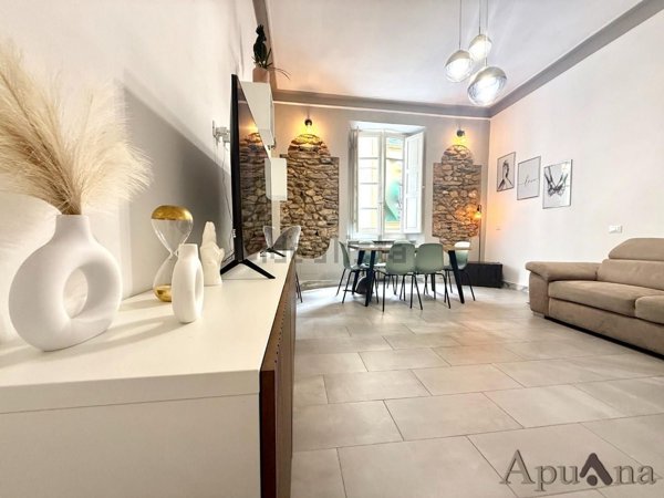 appartamento in vendita a Massa in zona Centro Storico