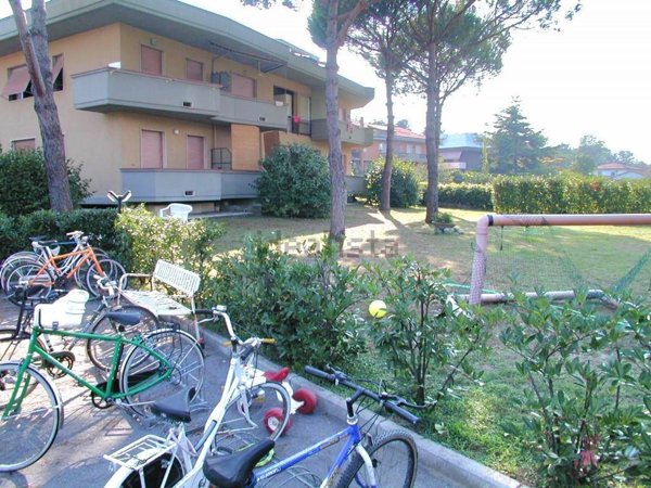 appartamento in vendita a Massa in zona Marina dei Ronchi