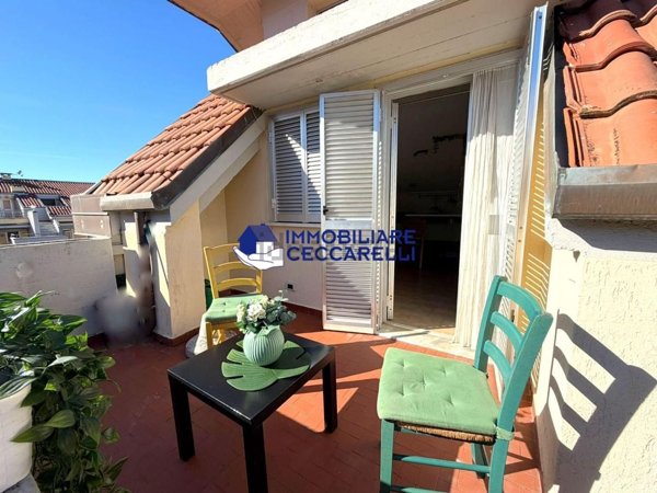 appartamento in vendita a Massa in zona Marina di Massa