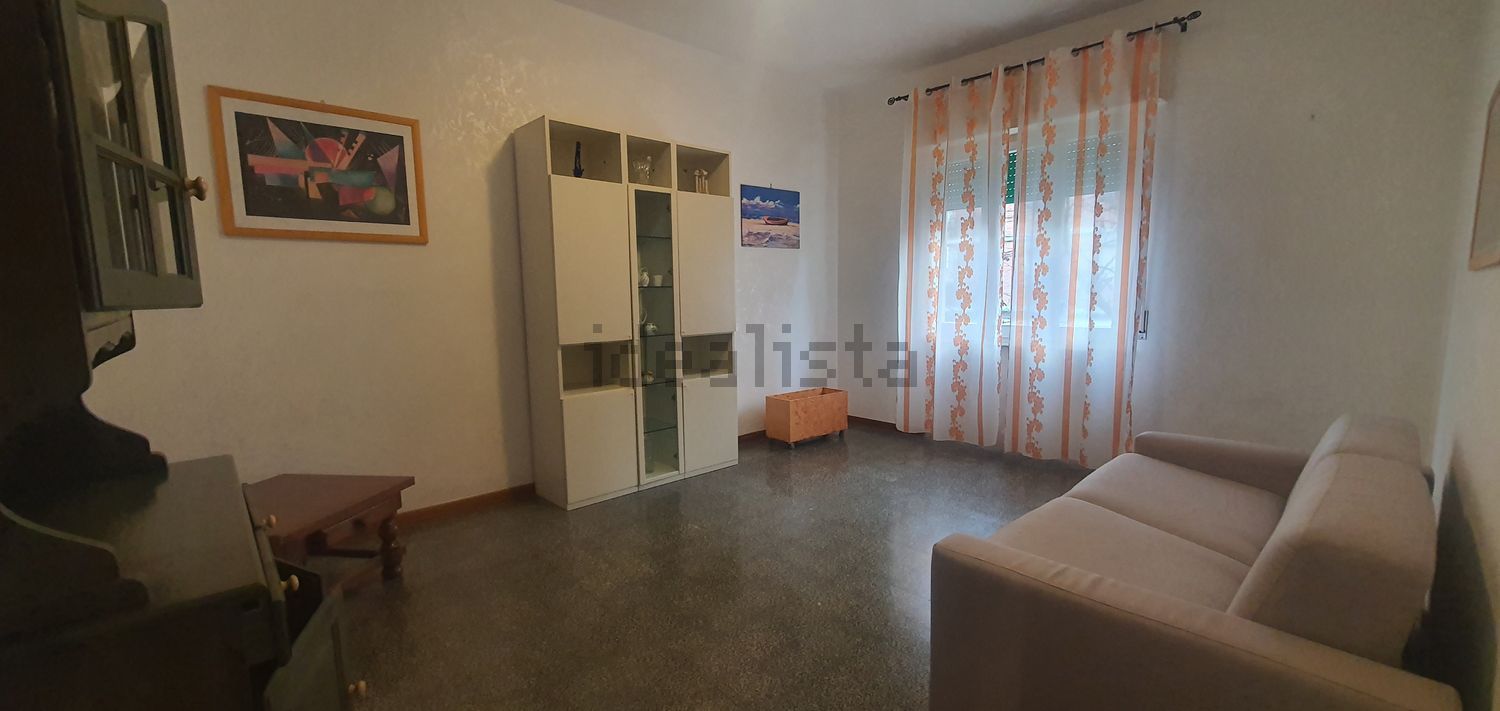 appartamento in vendita a Massa in zona Marina di Massa