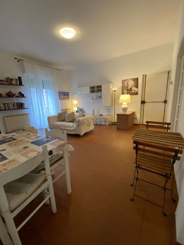 appartamento in vendita a Massa in zona Marina di Massa