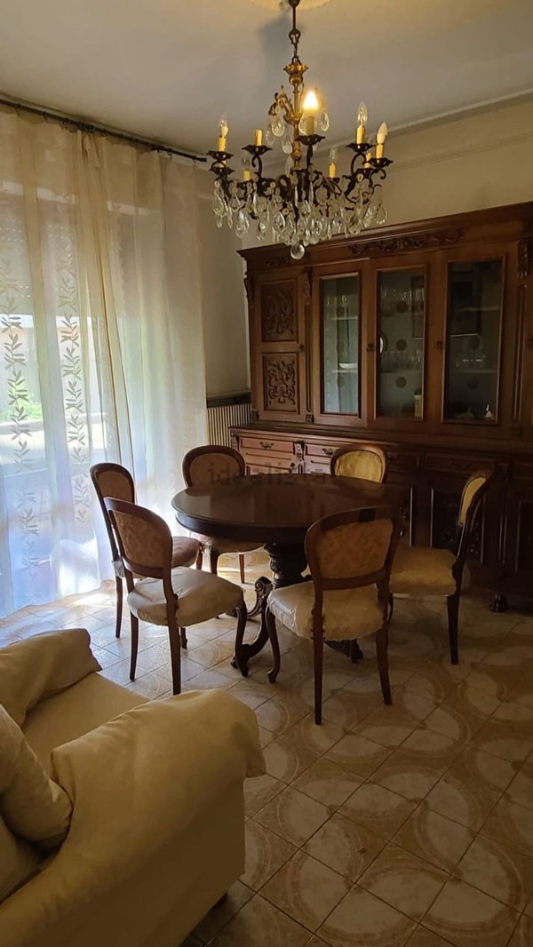 appartamento in vendita a Massa in zona Centro Storico