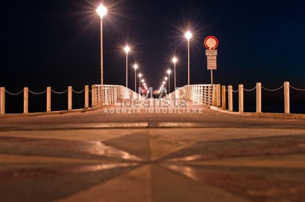 casa indipendente in vendita a Massa in zona Marina dei Ronchi