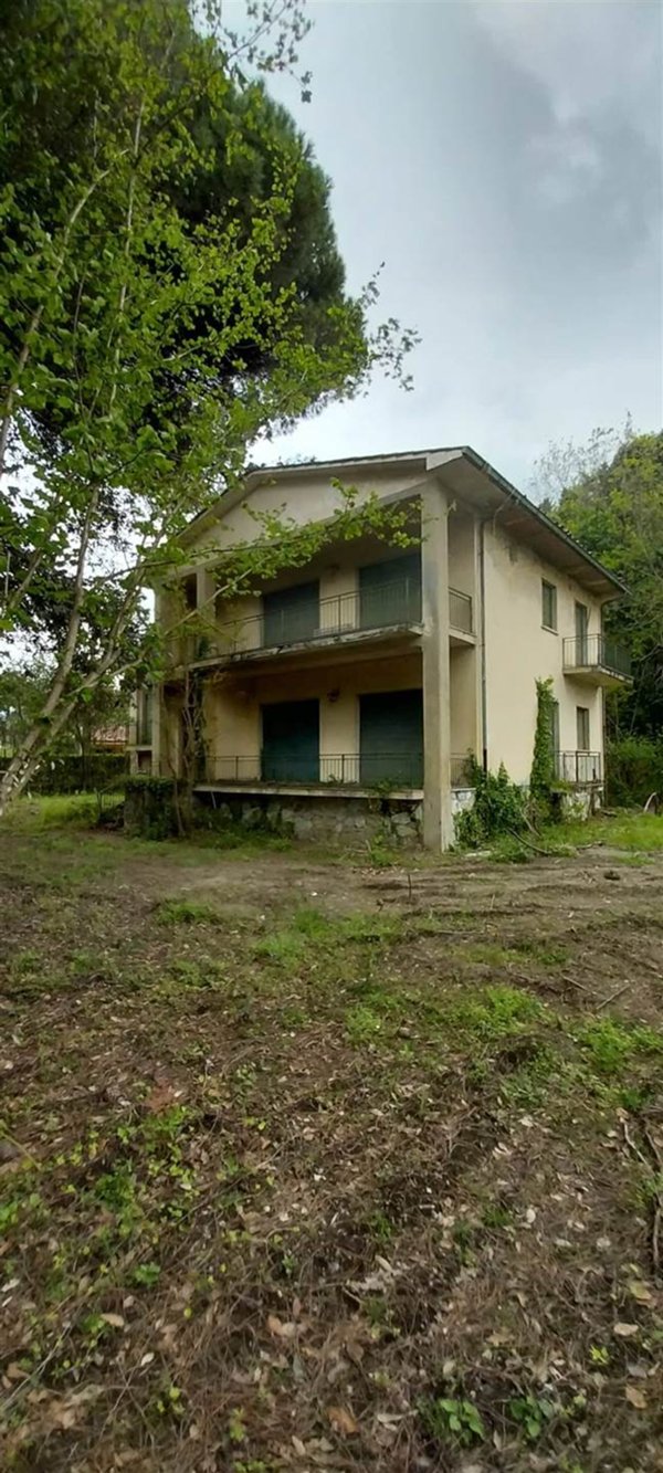 appartamento in vendita a Massa in zona Poveromo