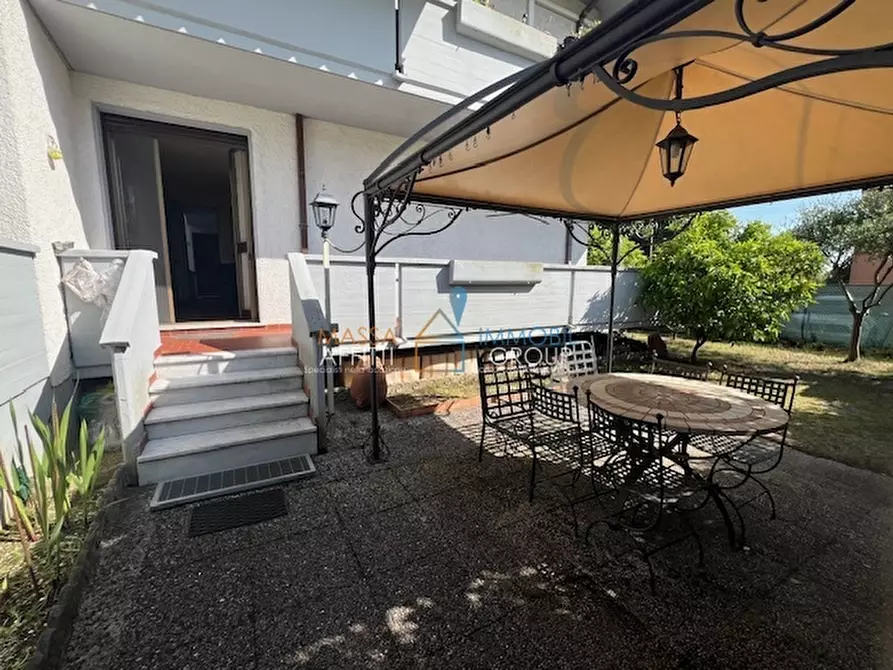 appartamento in vendita a Massa in zona Quercioli