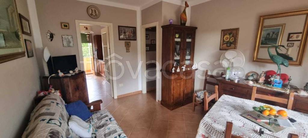 appartamento in vendita a Massa in zona Marina di Massa