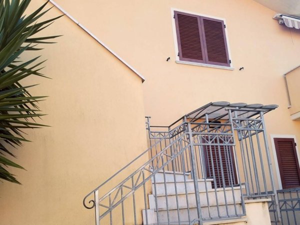 appartamento in vendita a Massa in zona Marina di Massa