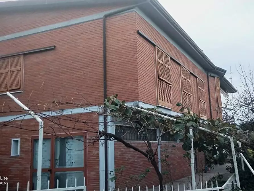 casa indipendente in vendita a Massa