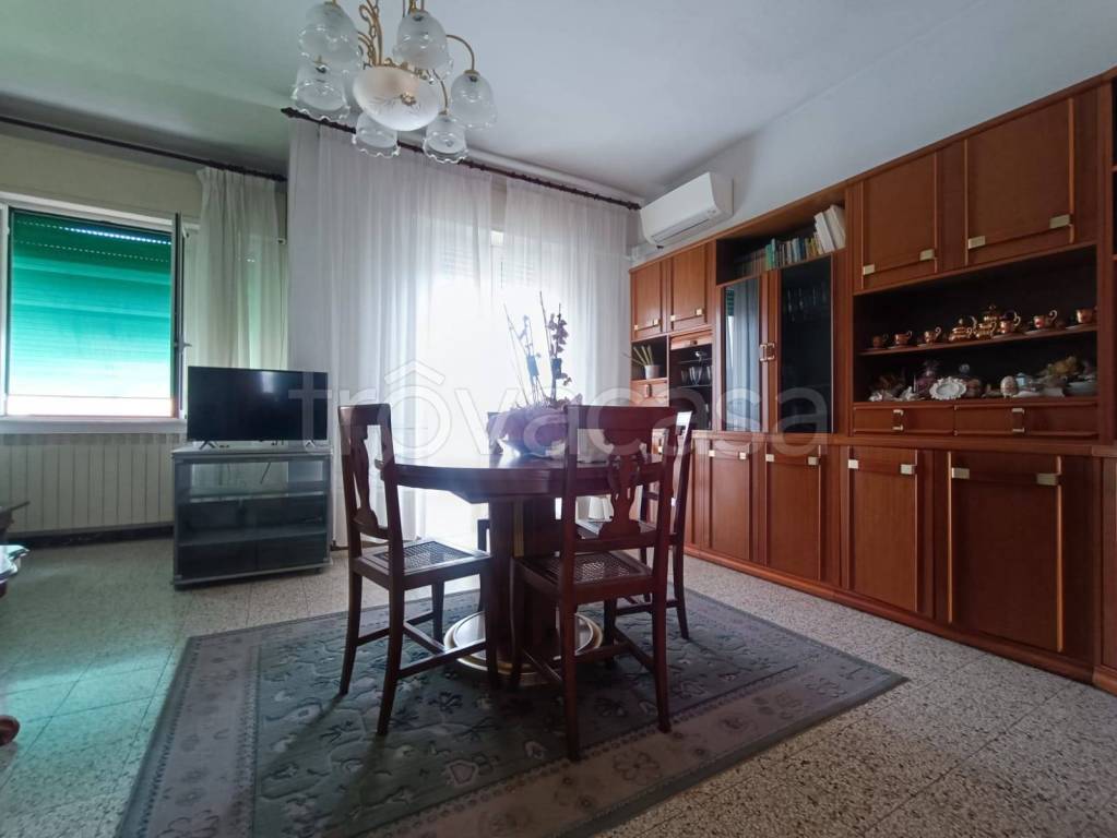 appartamento in vendita a Massa in zona Centro Storico