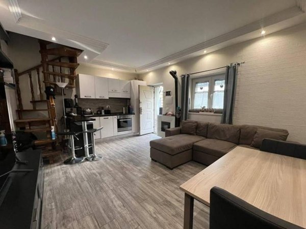 casa indipendente in vendita a Massa in zona Centro Storico