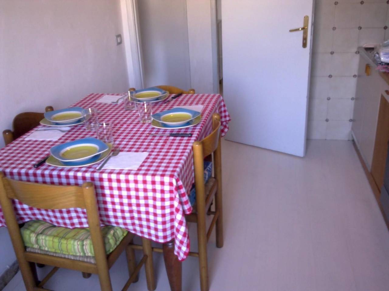 appartamento in vendita a Massa in zona Marina dei Ronchi