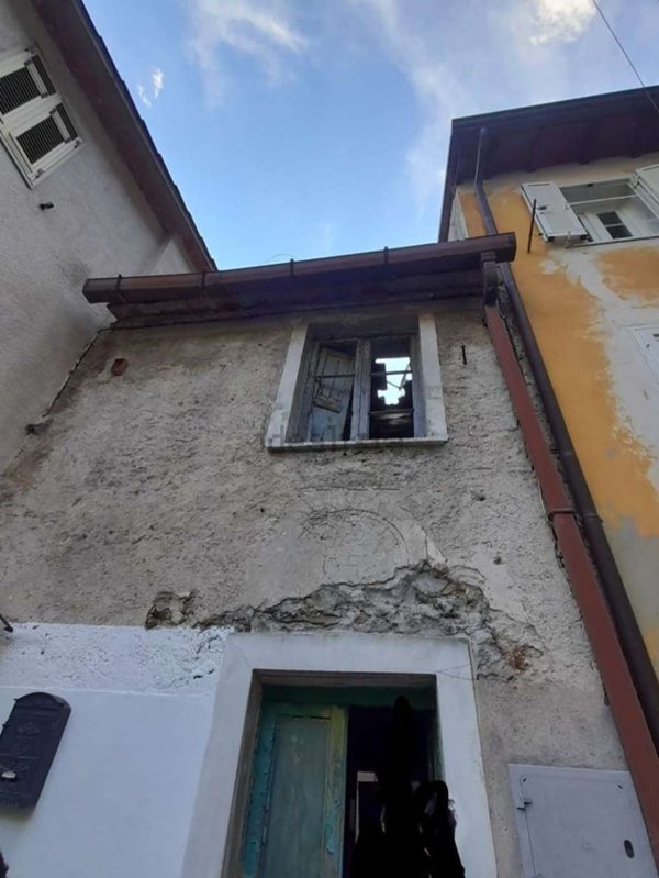 casa indipendente in vendita a Massa in zona Gronda