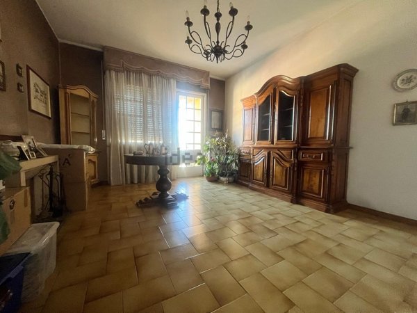 appartamento in vendita a Massa in zona Centro Storico