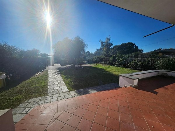 casa indipendente in vendita a Massa in zona Centro Storico