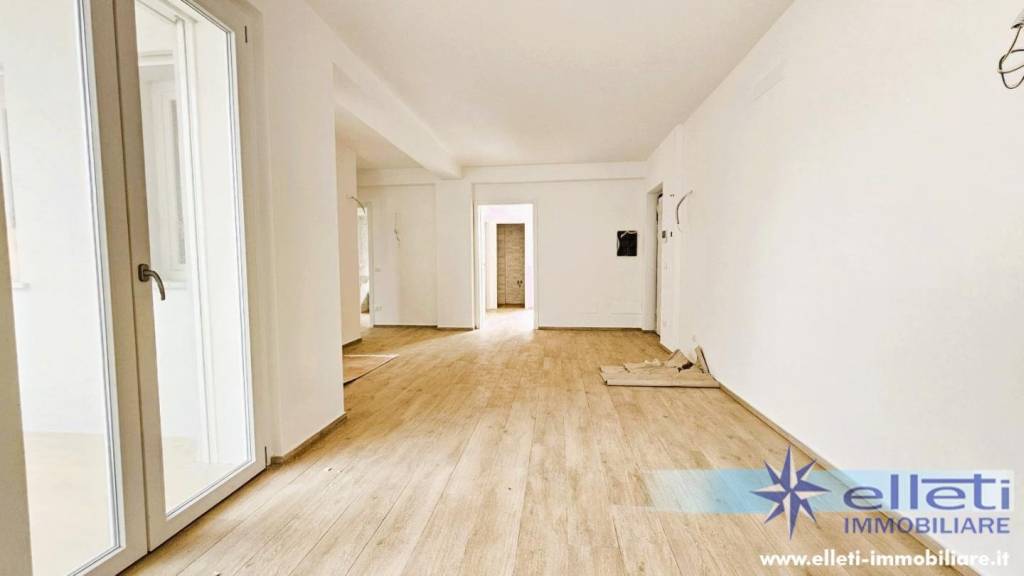 appartamento in vendita a Massa in zona Marina di Massa