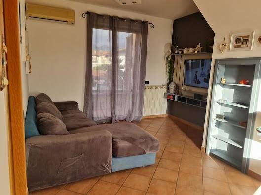 appartamento in vendita a Massa in zona Marina di Massa