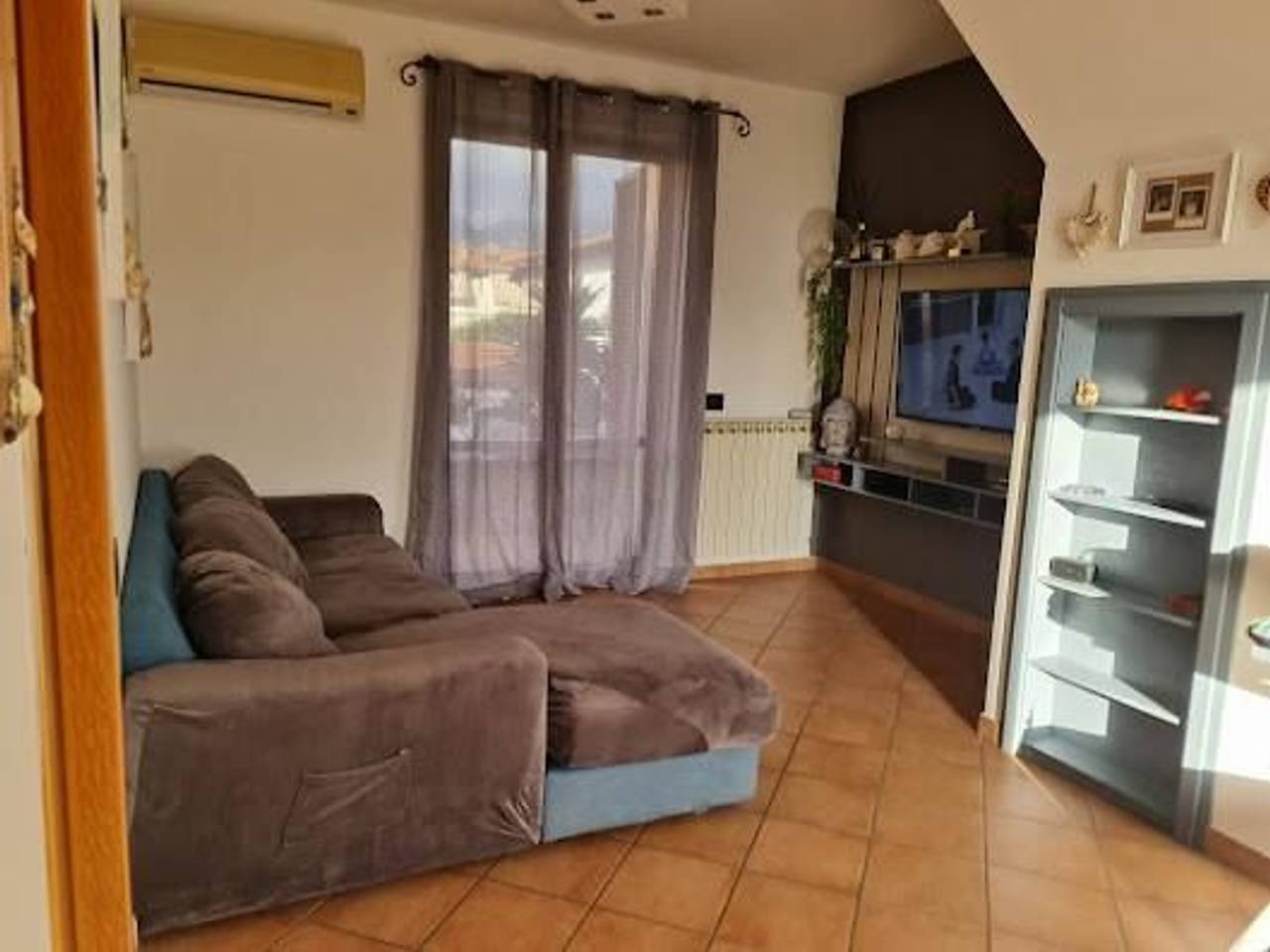 appartamento in vendita a Massa in zona Marina di Massa